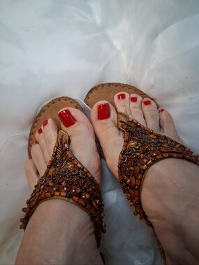 Women's Loved Beaded Brown Thong Sandals - Stylish Summer Footwear